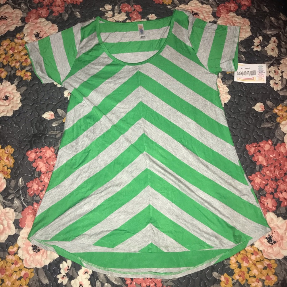 Lularoe classicT size small